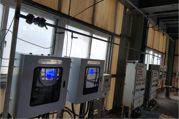 浙江衢州某硅业公司-反应釜中在线检测 O2 含量分析仪现场